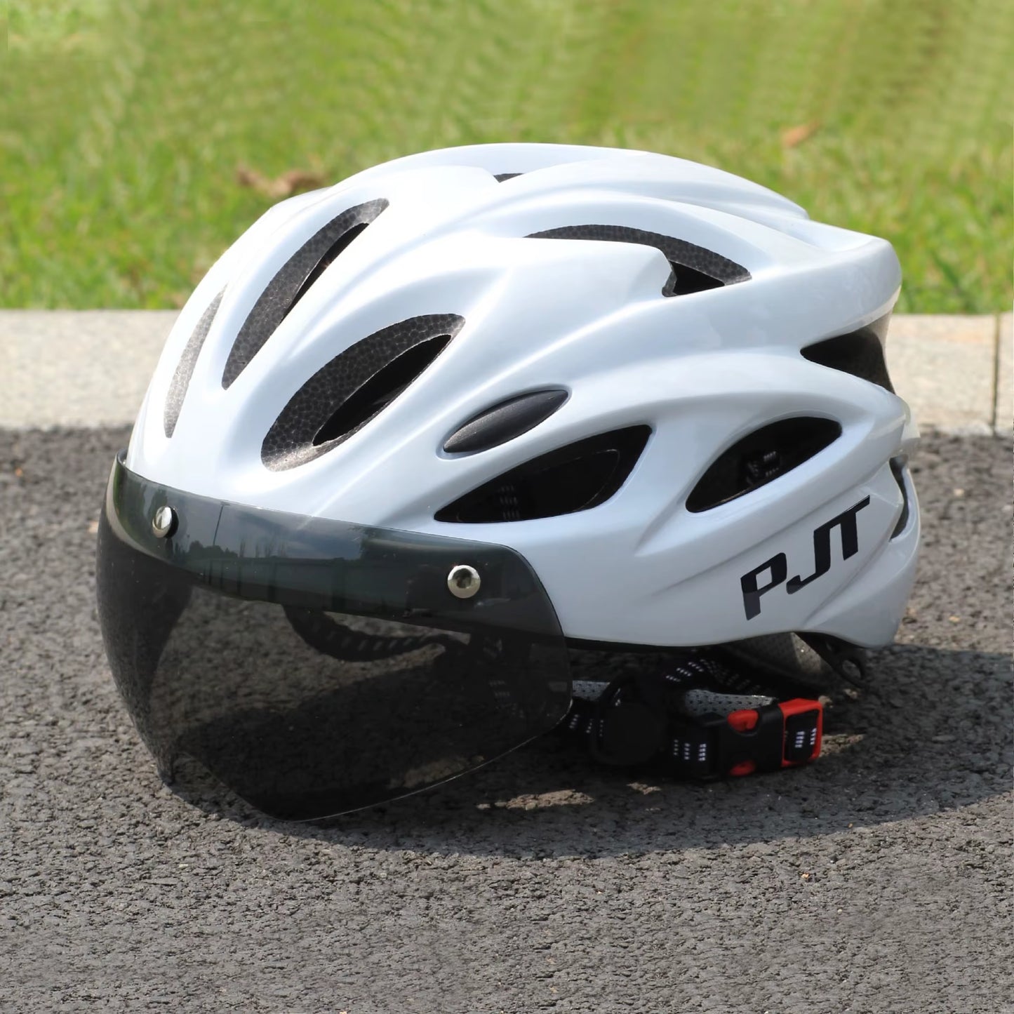 Ultra-Light Bicycle Helmet Lightweight PC Shell & EPS Foam Construction Cycling Helmet MTB 18 Ventilation Vents Bike Helmet