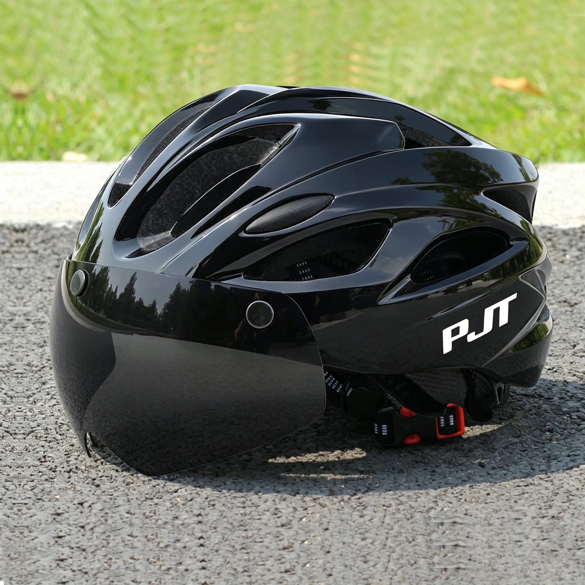 Ultra-Light Bicycle Helmet Lightweight PC Shell & EPS Foam Construction Cycling Helmet MTB 18 Ventilation Vents Bike Helmet